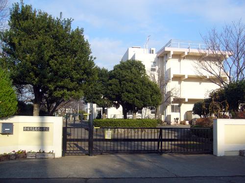Primary school. 298m to Hiratsuka City Nanbara Elementary School