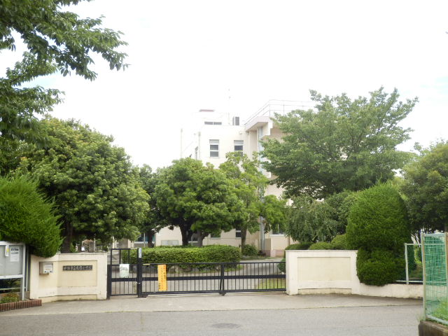 Primary school. Namwon up to elementary school (elementary school) 140m