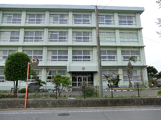 Primary school. 911m until Hiratsuka Municipal Nadeshiko elementary school (elementary school)