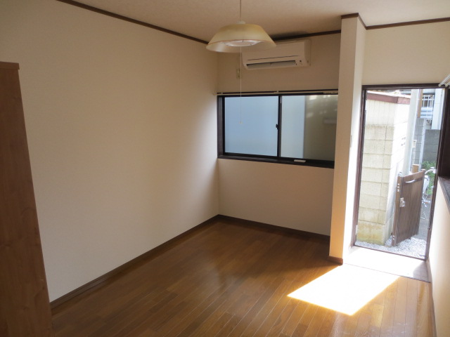 Living and room