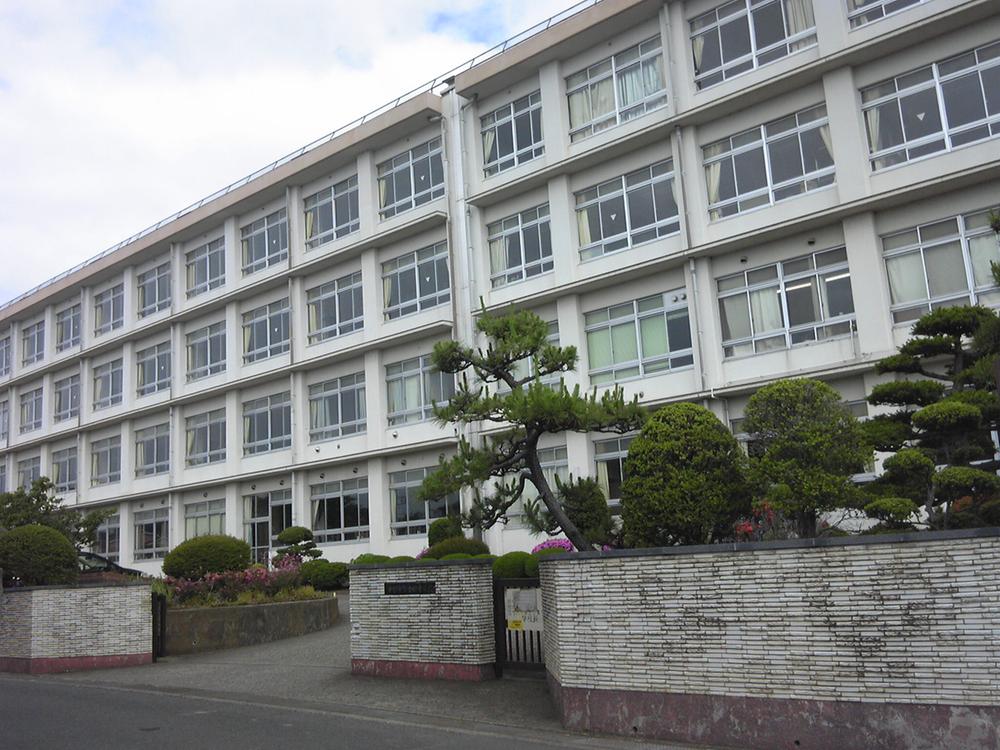 Junior high school. 1060m until Hiratsuka Tatsugane first junior high school
