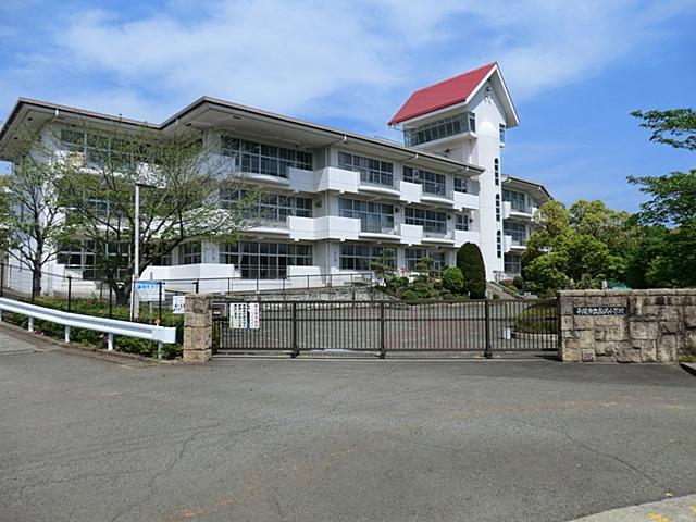 Primary school. 1451m to Hiratsuka City Yoshizawa Elementary School