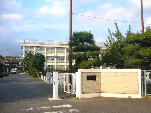Primary school. 918m to Hiratsuka City Ohno Elementary School