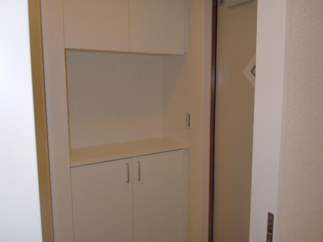 Other room space. Cupboard