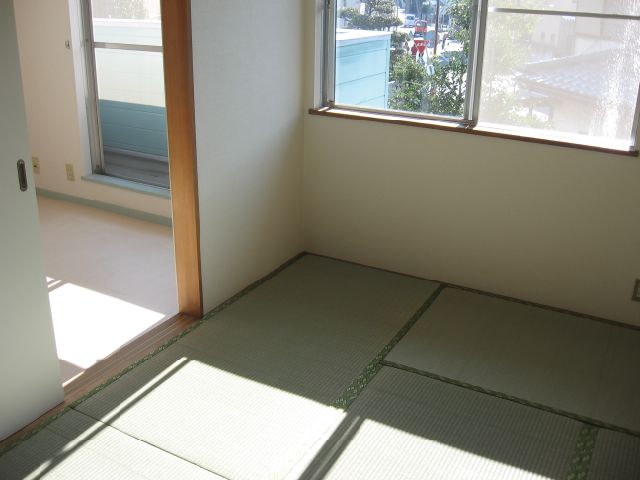 Living and room. Japanese-style room 6 quires