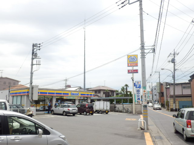 Convenience store. MINISTOP up (convenience store) 90m