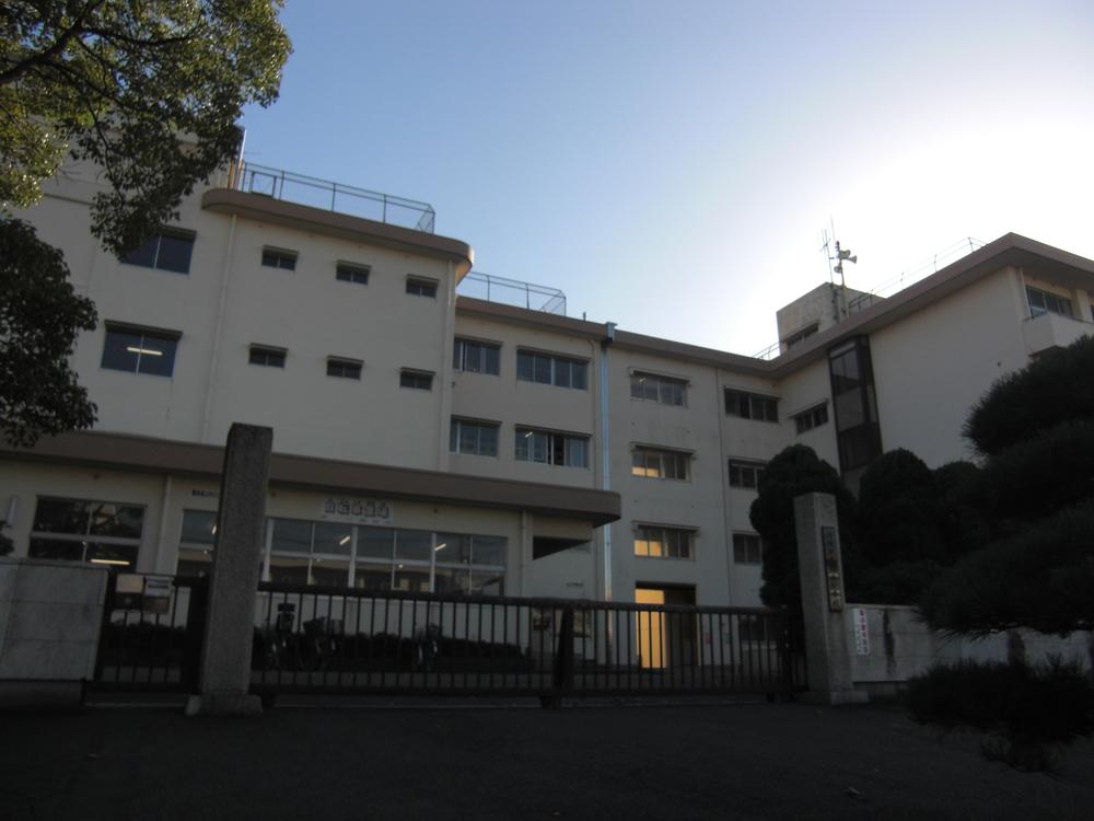 Primary school. 511m up to elementary school Hiratsuka Tachibana water