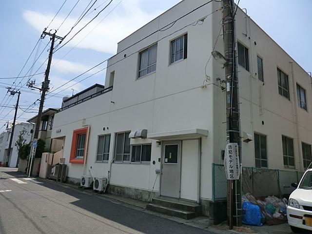 kindergarten ・ Nursery. White lily to nursery school 602m