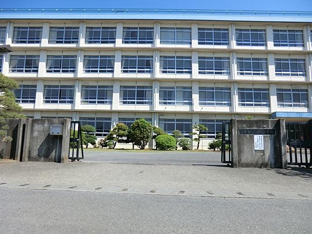 Junior high school. 622m until Hiratsuka Municipal Kanda Junior High School