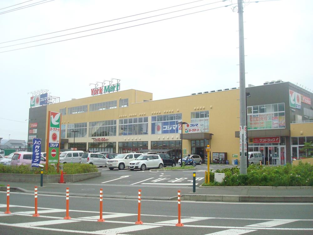 Shopping centre. 899m to Yorktown Kitakaname