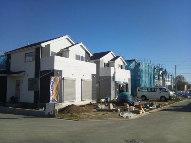 Local photos, including front road. Local (December 16, 2013) Shooting