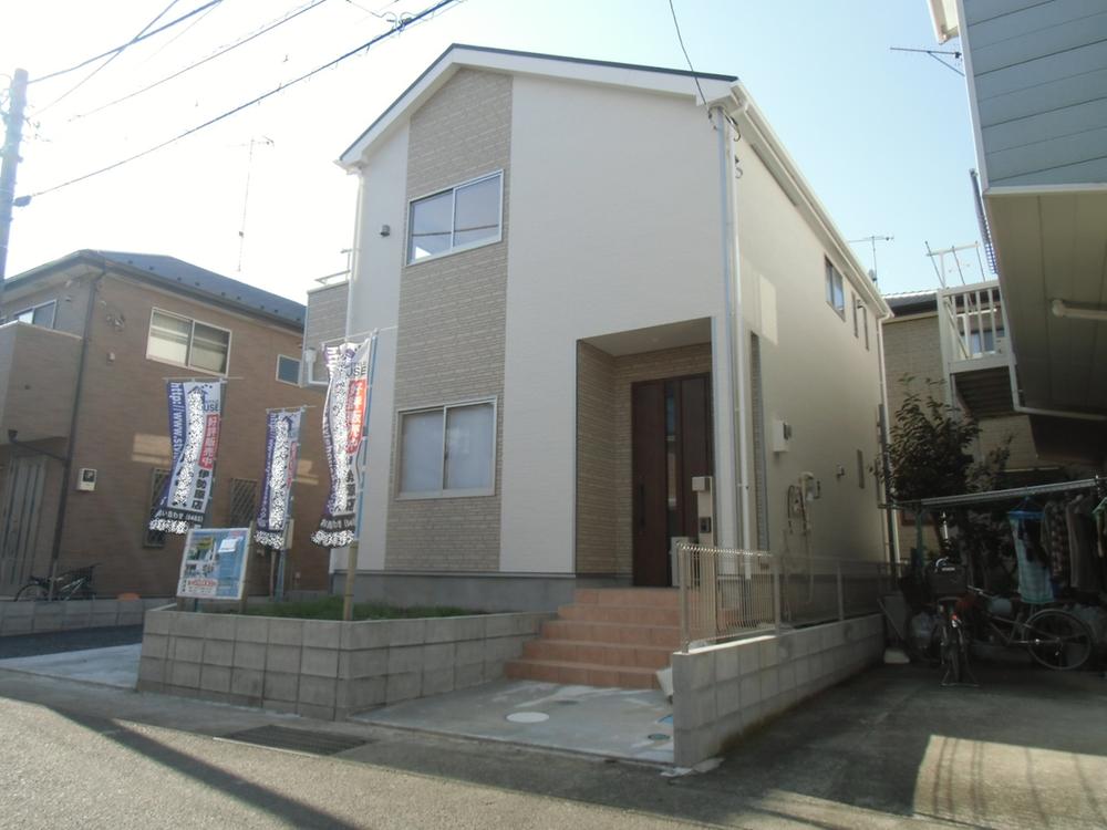 Local appearance photo. Local (11 May 2013) Shooting