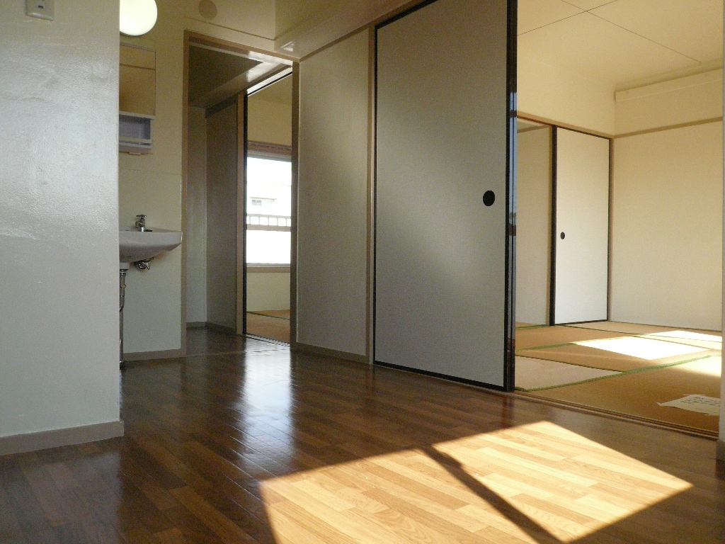 Living and room. Photo is the same type ・ It is another dwelling unit.