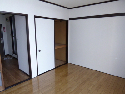 Living and room. Spacious with storage in the room ☆ 