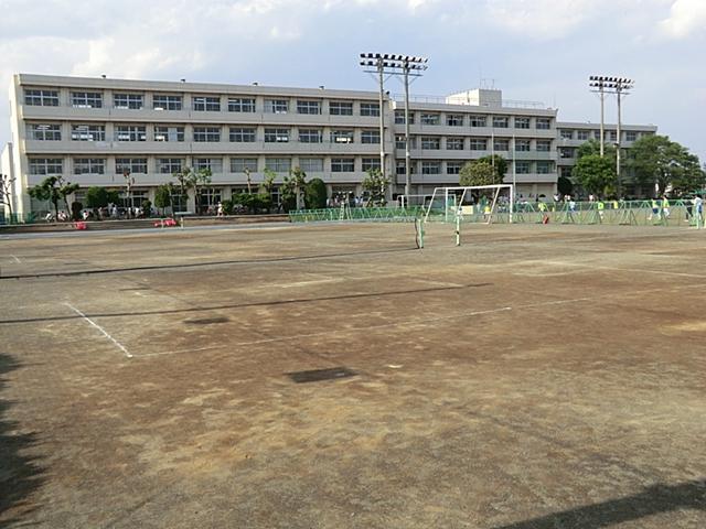 Junior high school. Isehara City Nakazawa until junior high school 1660m