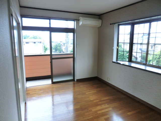 Living and room