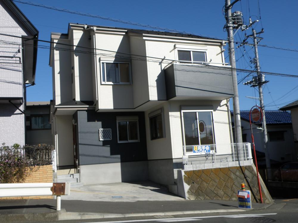 Local appearance photo. Local (11 May 2013) Shooting