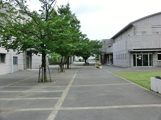 Primary school. Isehara Tachiishida to elementary school 1106m