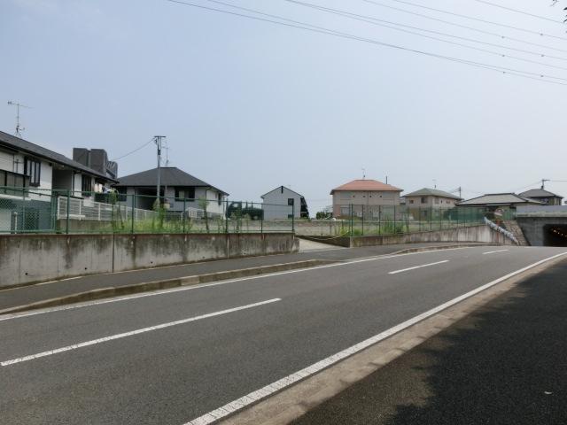 Local photos, including front road. Local (August 2013) Shooting