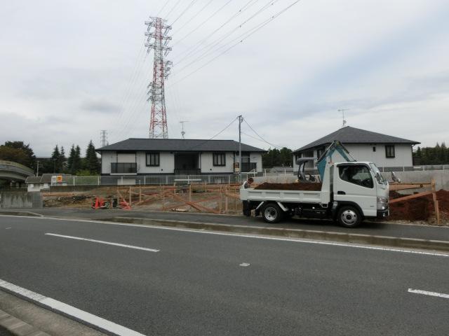 Local appearance photo. Local (10 May 2013) Shooting