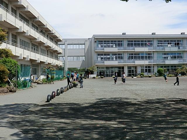 Primary school. Isehara 827m to stand Ota Elementary School