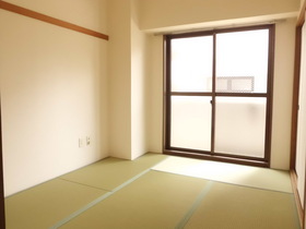 Living and room. Japanese-style room spacious six-mat