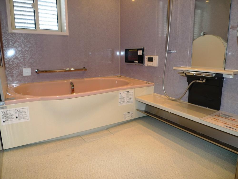 Bathroom. Kokochino L class Adoption 1.25 square meters type of comfortable size. Indoor shooting (November 3, 2013)