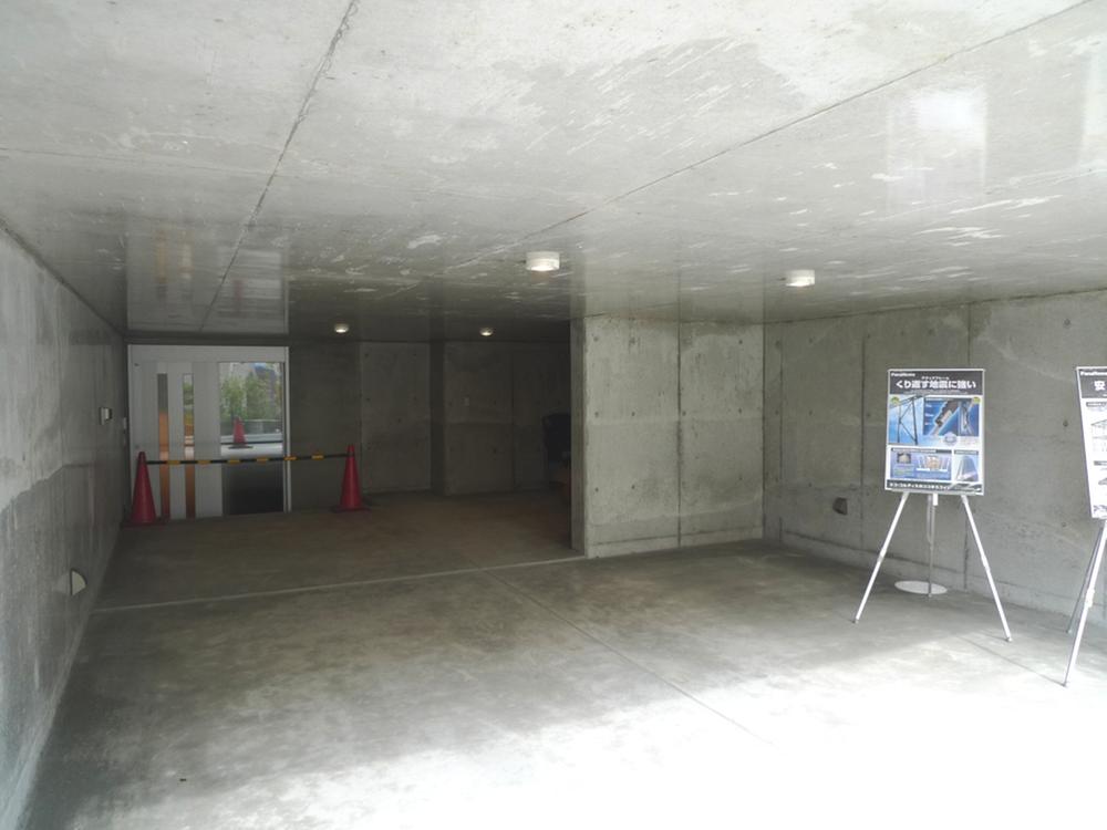 Parking lot. Underground garage shooting (November 3, 2013)