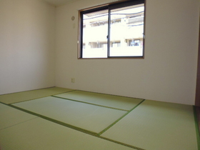 Living and room. Japanese-style room to settle