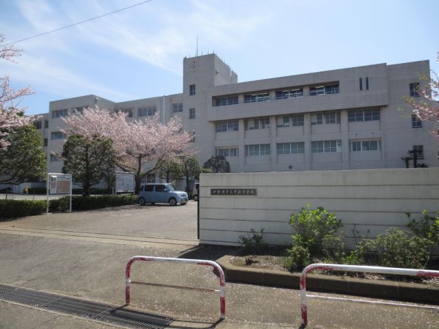 Junior high school. Municipal Nakazawa until junior high school (junior high school) 3300m