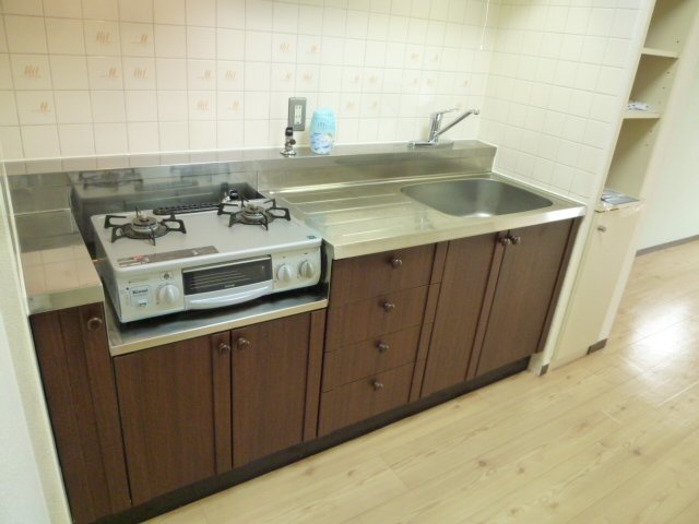 Kitchen. Give gas stove ☆