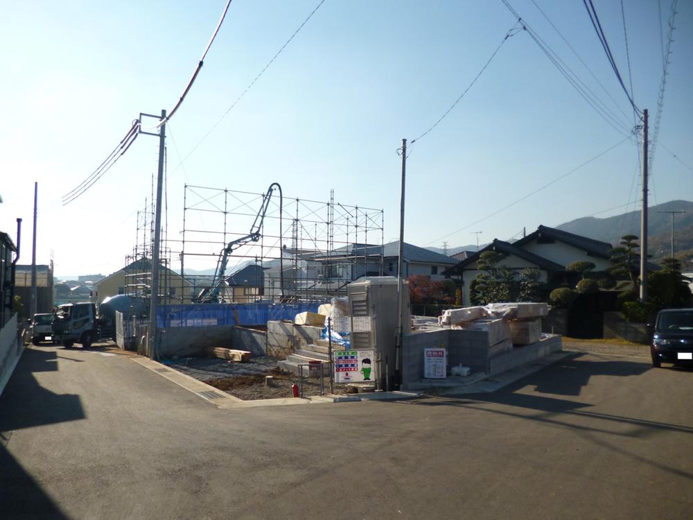 Local photos, including front road. Local (December 2013) shooting ◎ car spaces 2 Taiyu! ◎ all building 45 square meters or more of the site!