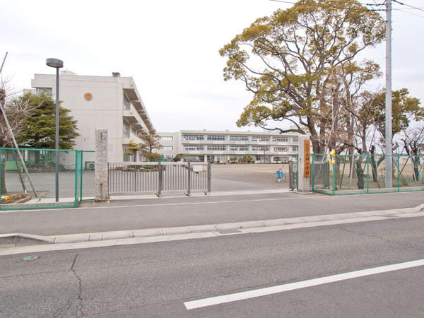 Primary school. Isehara 1361m to stand Ota Elementary School
