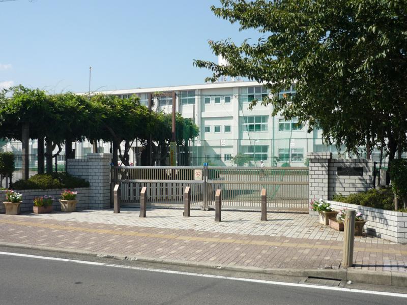 Primary school. Isehara elementary school