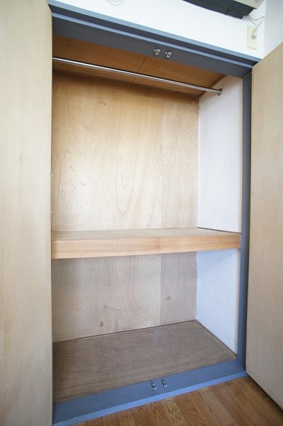 Receipt. Storage (Western-style)