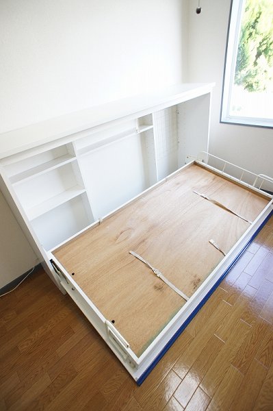 Other Equipment. bed