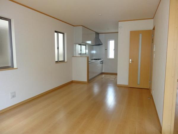 Same specifications photos (living). Example of construction