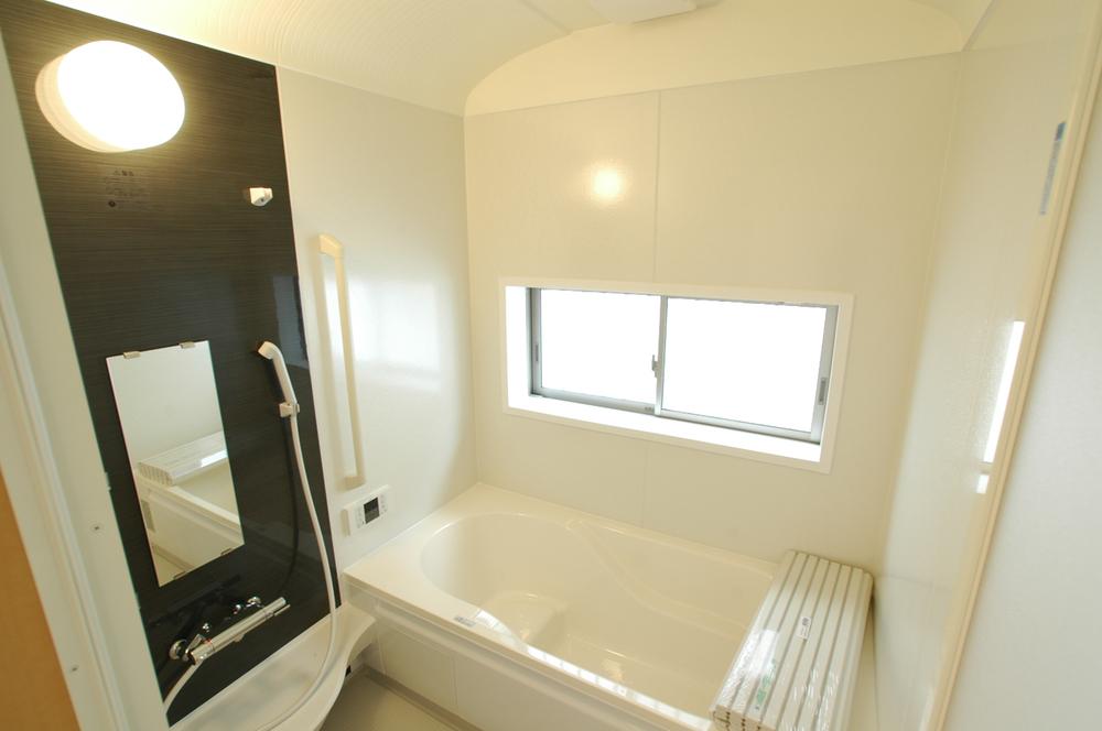 Same specifications photo (bathroom). Extend the legs with a large bath, Please take your tired of the day