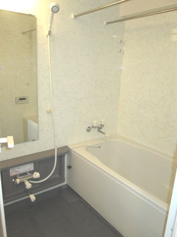 Bath. Allowed reheating ・ With bathroom ventilation dryer