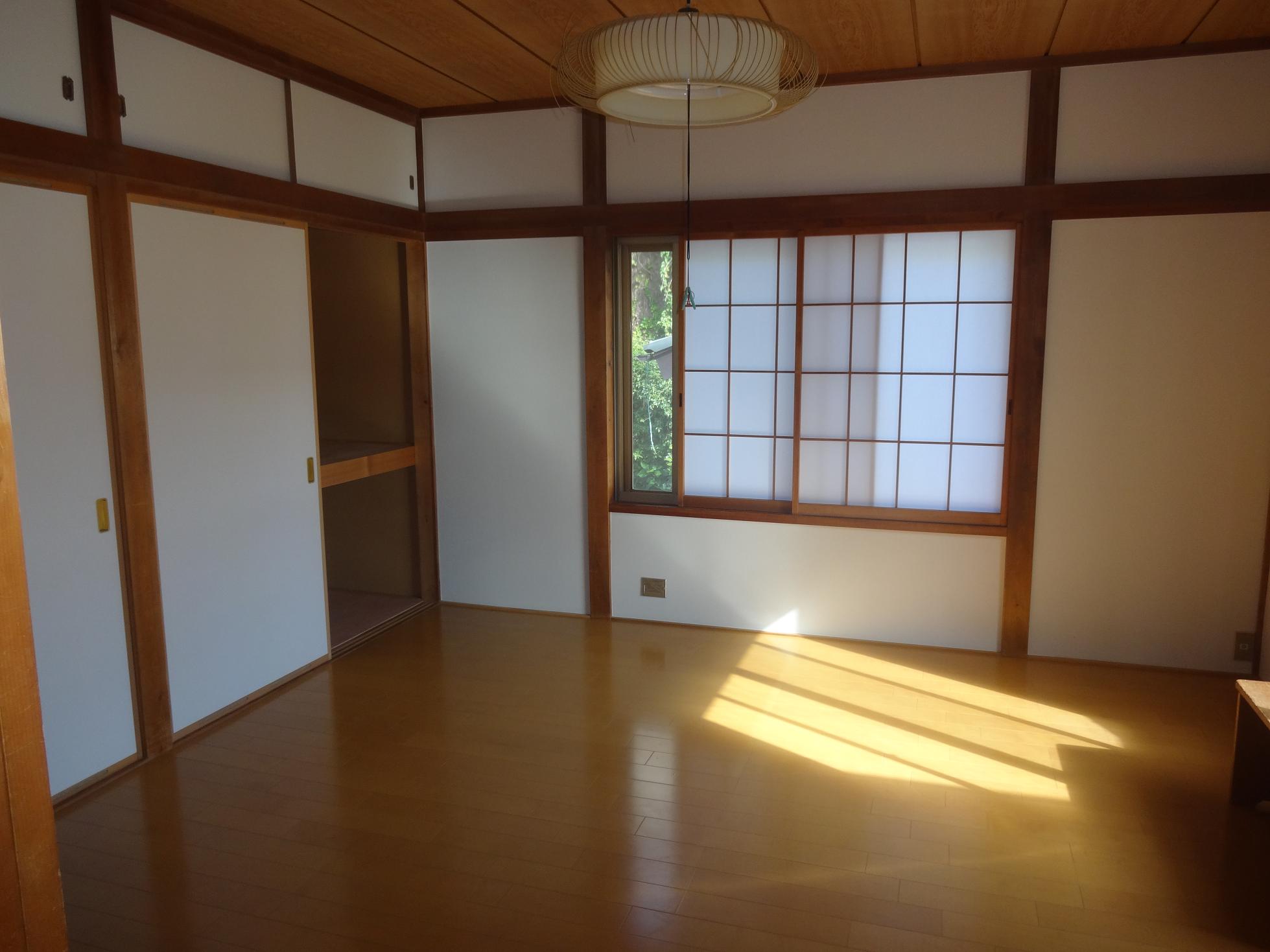 Other room space. 2 Kaiyoshitsu 8 tatami