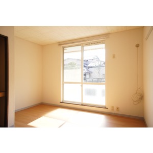 Living and room. Western-style with a balcony