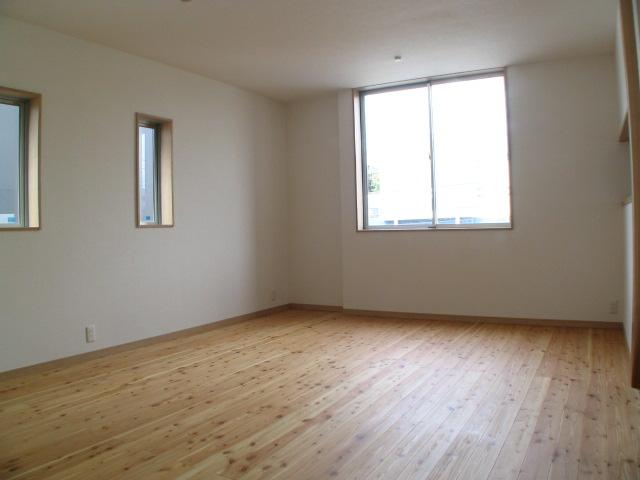 Living. Local (09 May 2013) Shooting Building A