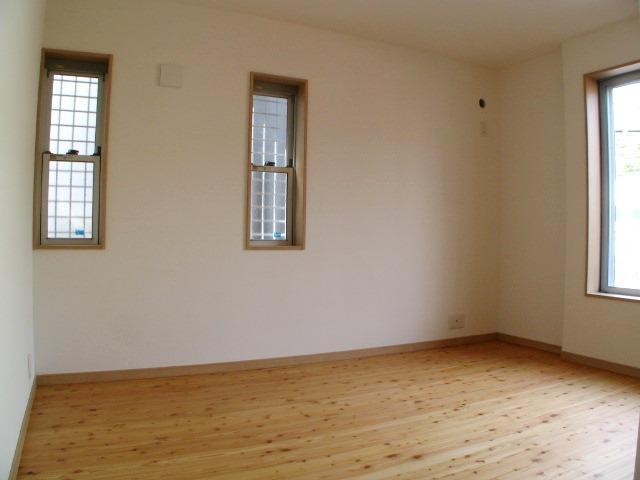 Non-living room. Indoor (09 May 2013) Shooting