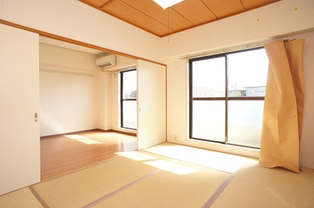 Other room space. Japanese-style room 6 quires! Per day is good indoor bright!