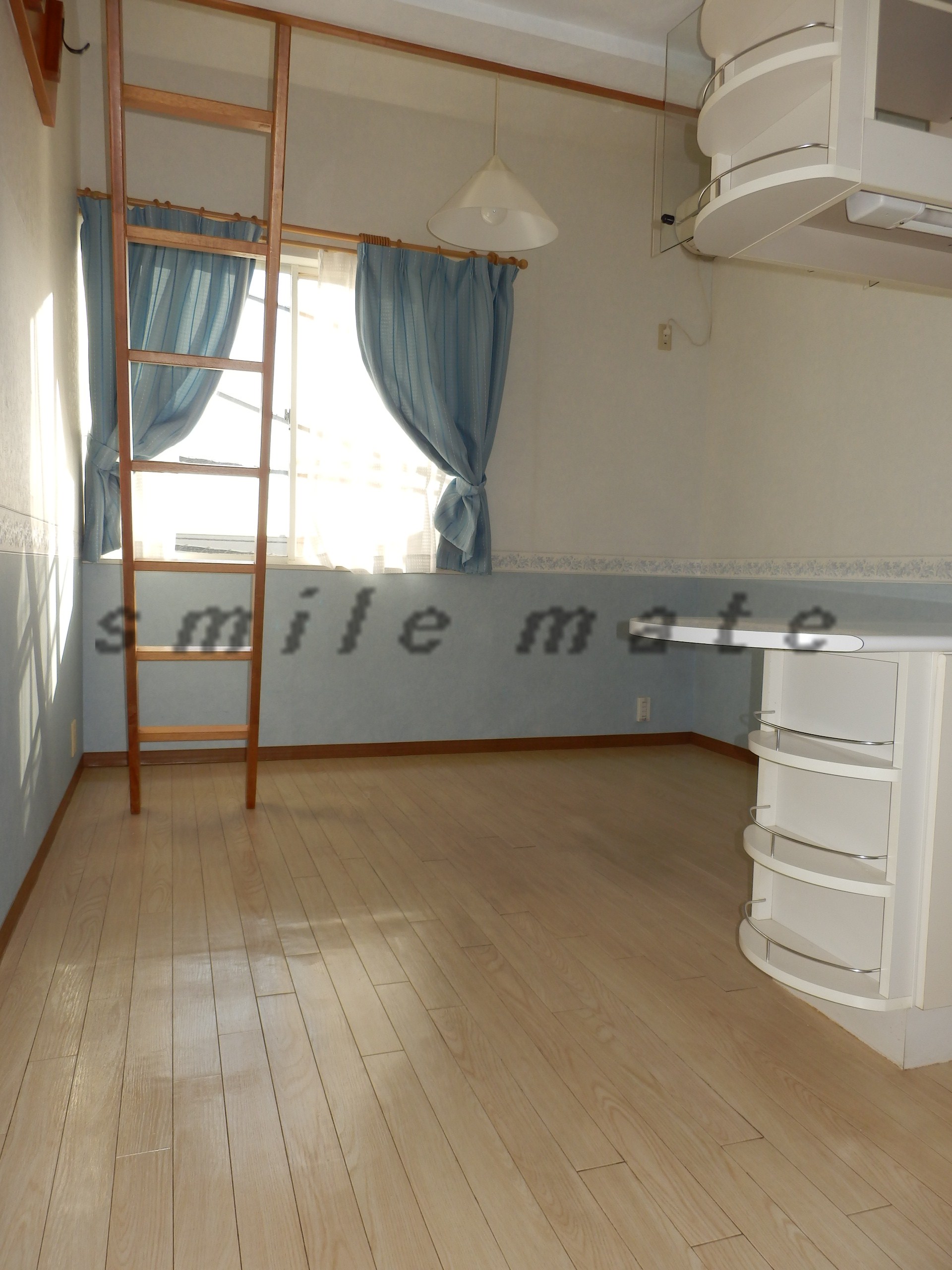 Living and room. It will be a separate room of the reference photograph