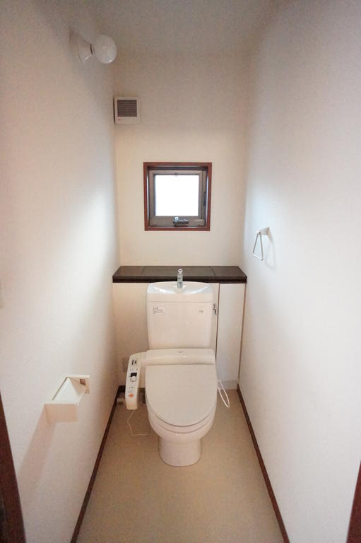 Toilet. Shower toilet specification! There are window!
