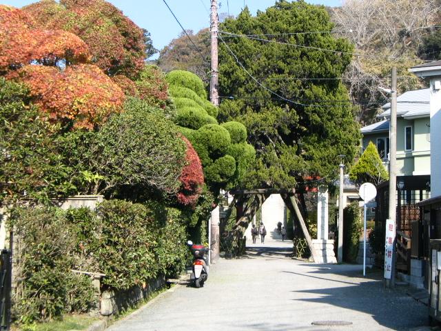 Streets around. 200m to the vicinity of the Ebara Tenjin entrance