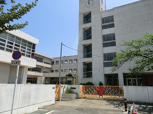 Primary school. Kamakura Municipal Ofuna 200m up to elementary school