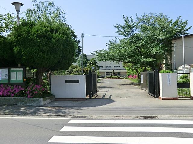 Junior high school. 650m to Kamakura Municipal Ofuna junior high school
