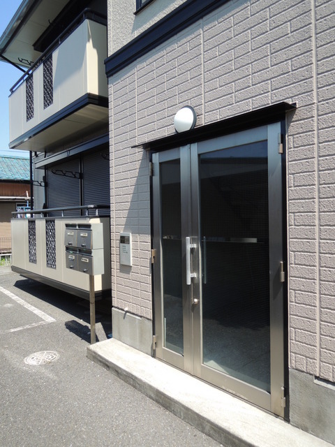 Entrance.  ☆ Auto-lock entrance ☆
